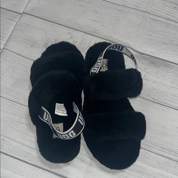 UGG Black Fluffy Double Strap Slipper Sandals 8 - Picture 1 of 6